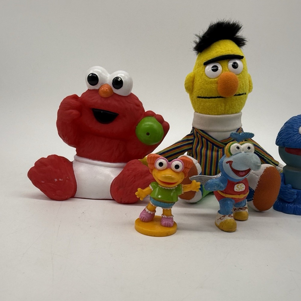 Sesame Street Figures Random Lot Elmo Burt Grover & More PBS - Picture 3 of 4